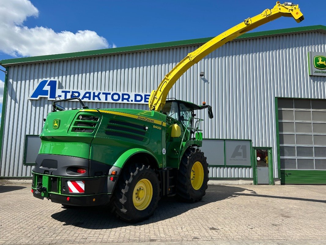 Feldhäcksler tip John Deere 8400i PREMIUM USED, Gebrauchtmaschine in Sittensen (Poză 4)