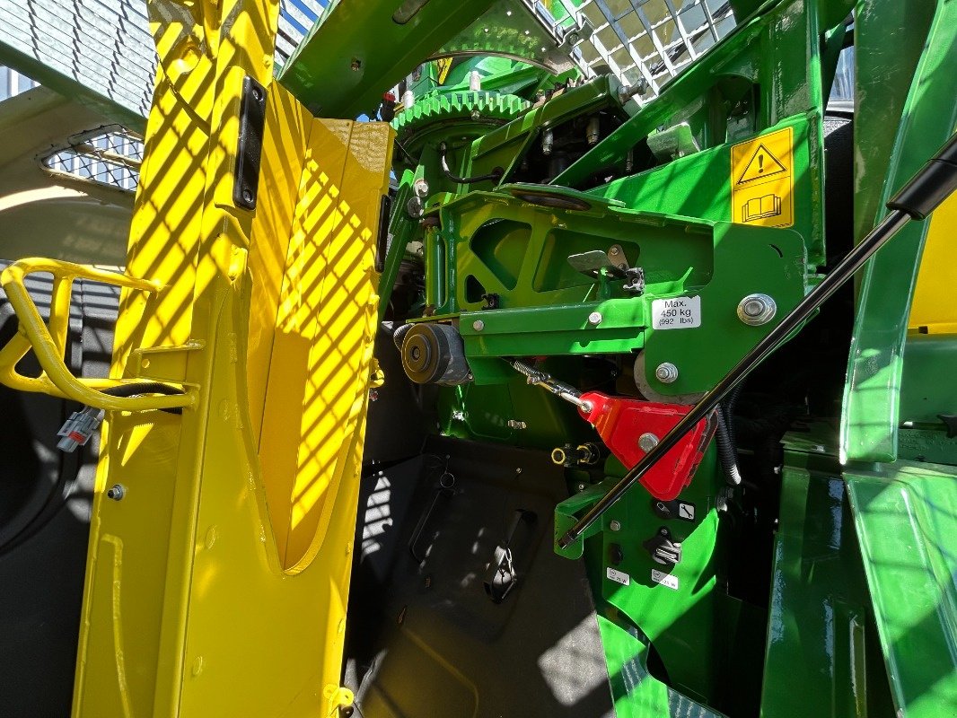 Feldhäcksler tip John Deere 8400i PREMIUM USED, Gebrauchtmaschine in Sittensen (Poză 27)