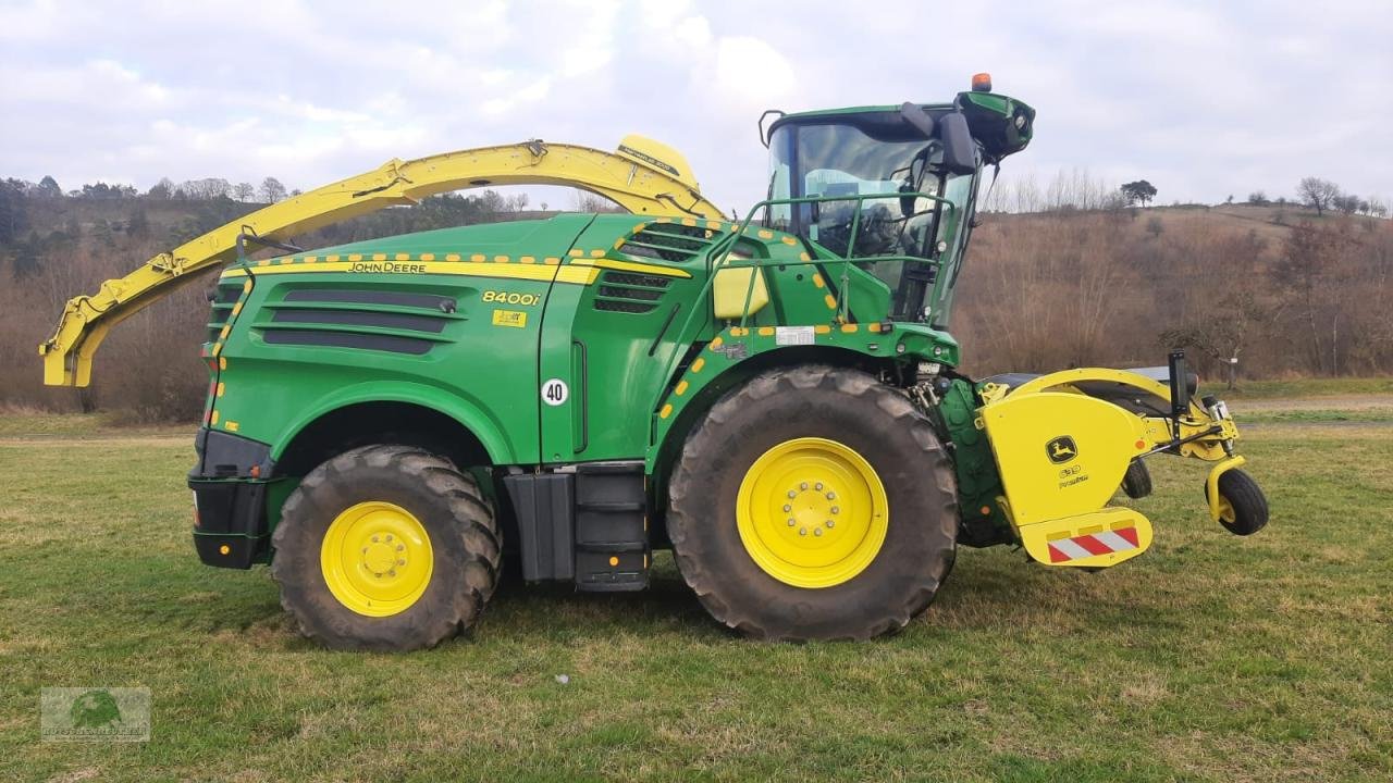 Feldhäcksler des Typs John Deere 8400i ProDrive, Gebrauchtmaschine in Hofheim (Bild 7)