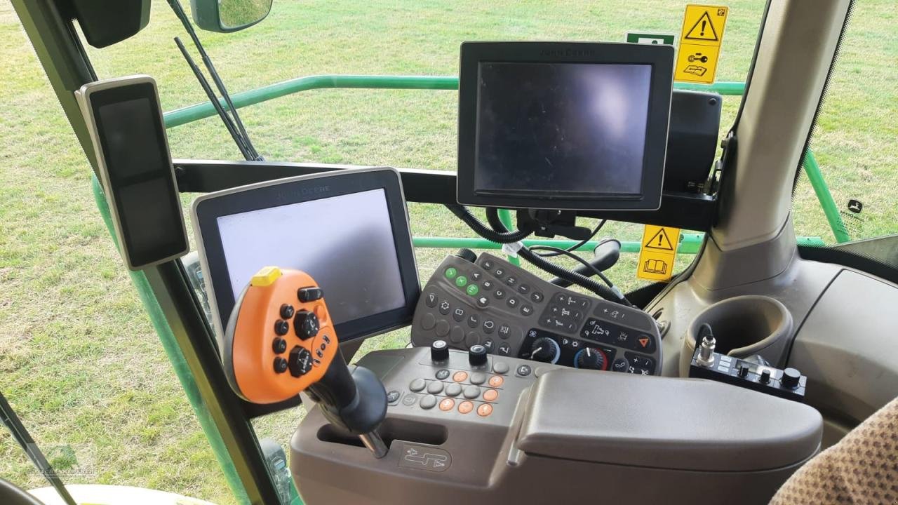 Feldhäcksler des Typs John Deere 8400i ProDrive, Gebrauchtmaschine in Hofheim (Bild 16)