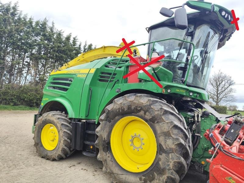 Feldhäcksler типа John Deere 8400i, Gebrauchtmaschine в SAINT GENEST D'AMBIERE (Фотография 3)