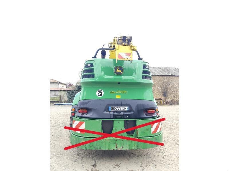 Feldhäcksler типа John Deere 8400i, Gebrauchtmaschine в SAINT GENEST D'AMBIERE (Фотография 4)