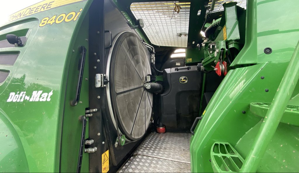 Feldhäcksler des Typs John Deere 8400i, Gebrauchtmaschine in GUERET (Bild 7)