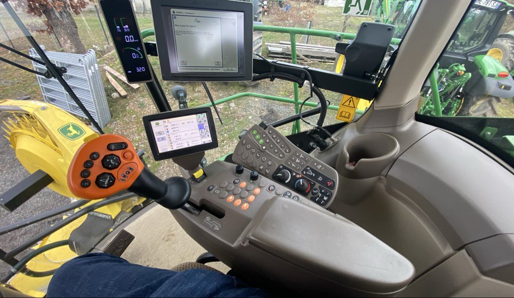 Feldhäcksler des Typs John Deere 8400i, Gebrauchtmaschine in GUERET (Bild 5)