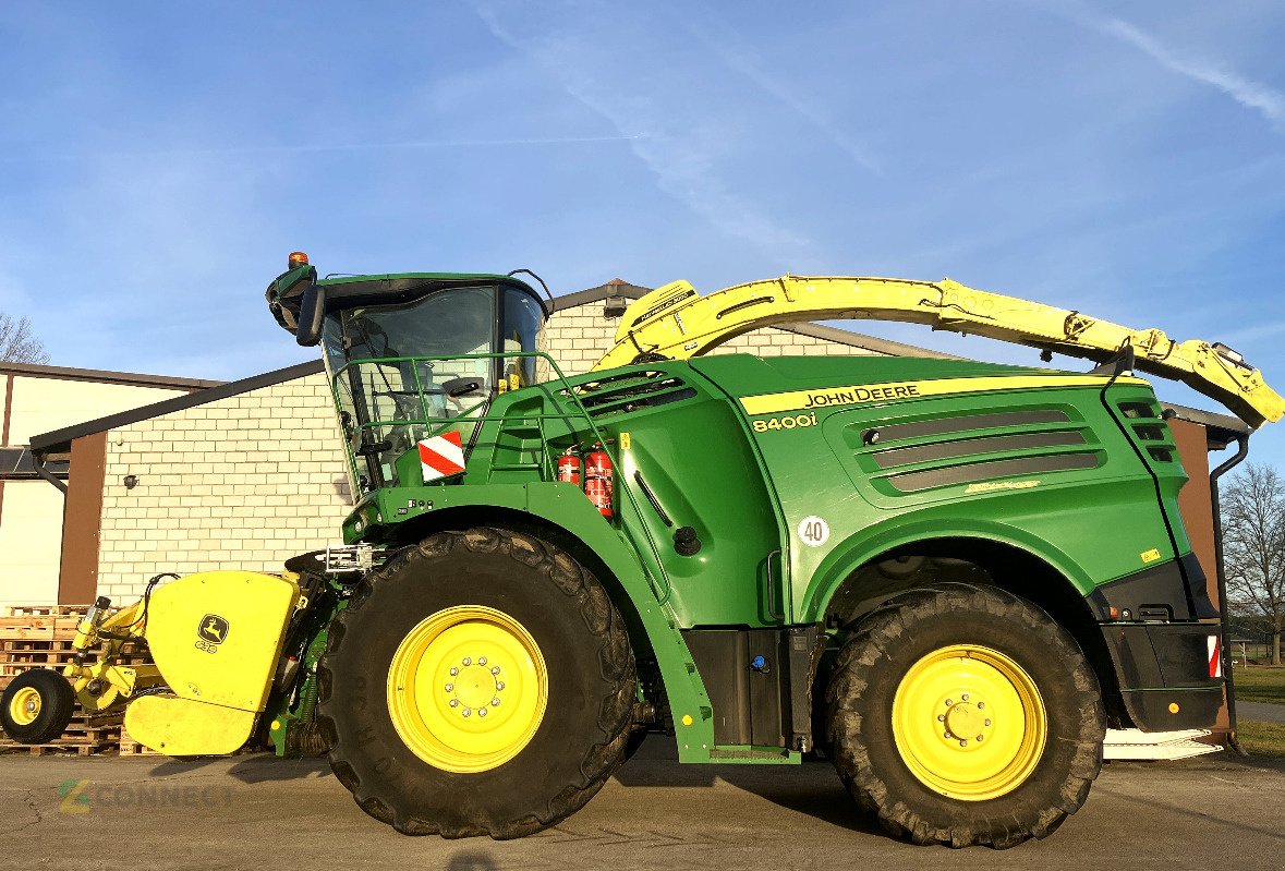Feldhäcksler типа John Deere 8400i, Gebrauchtmaschine в Sonnewalde (Фотография 2)
