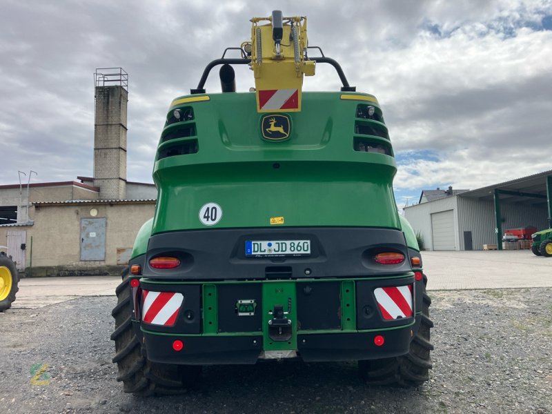 Feldhäcksler typu John Deere 8600 mit Kemper 460 StalkBuster und 639 PickUp, Gebrauchtmaschine v Jahnatal (Obrázek 9)