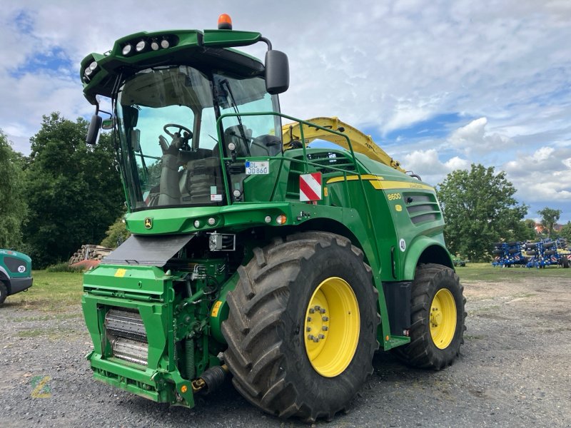 Feldhäcksler typu John Deere 8600 mit Kemper 460 StalkBuster und 639 PickUp, Gebrauchtmaschine v Jahnatal (Obrázek 1)