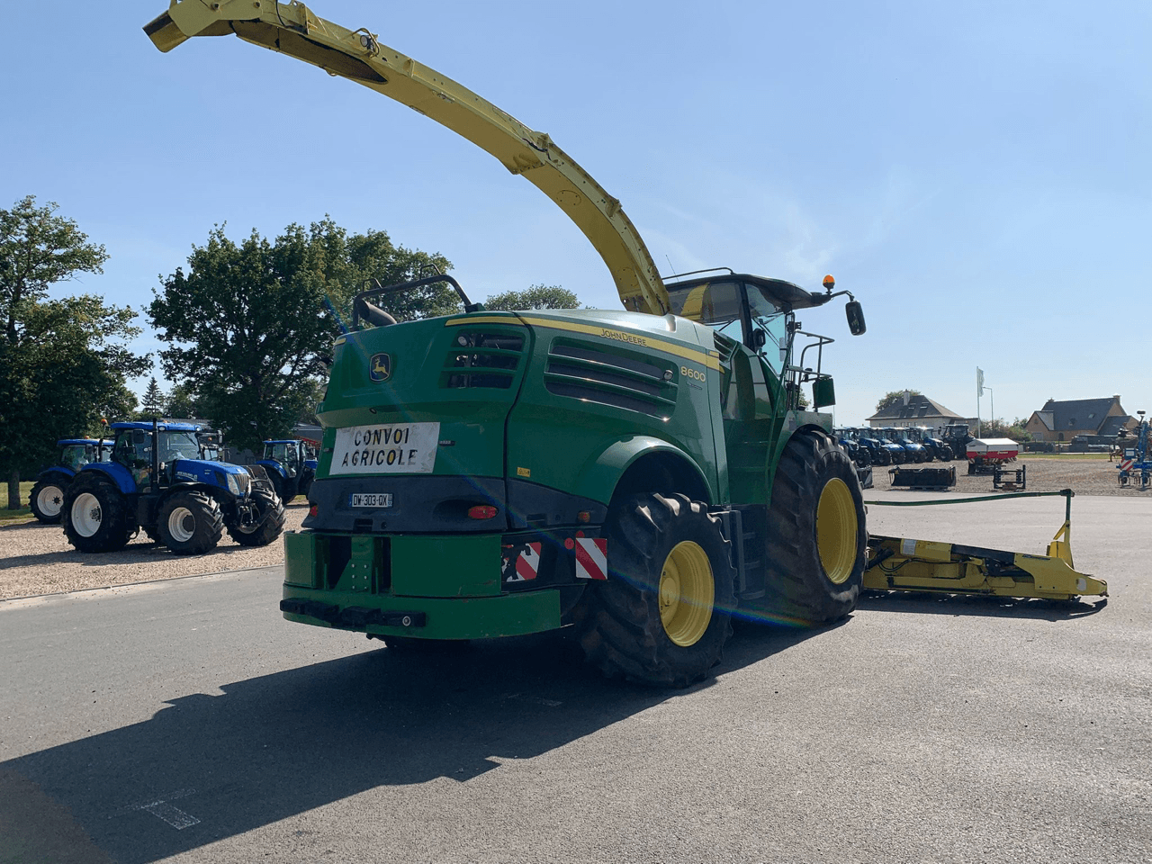 Feldhäcksler van het type John Deere 8600, Gebrauchtmaschine in TREMEUR (Foto 3)