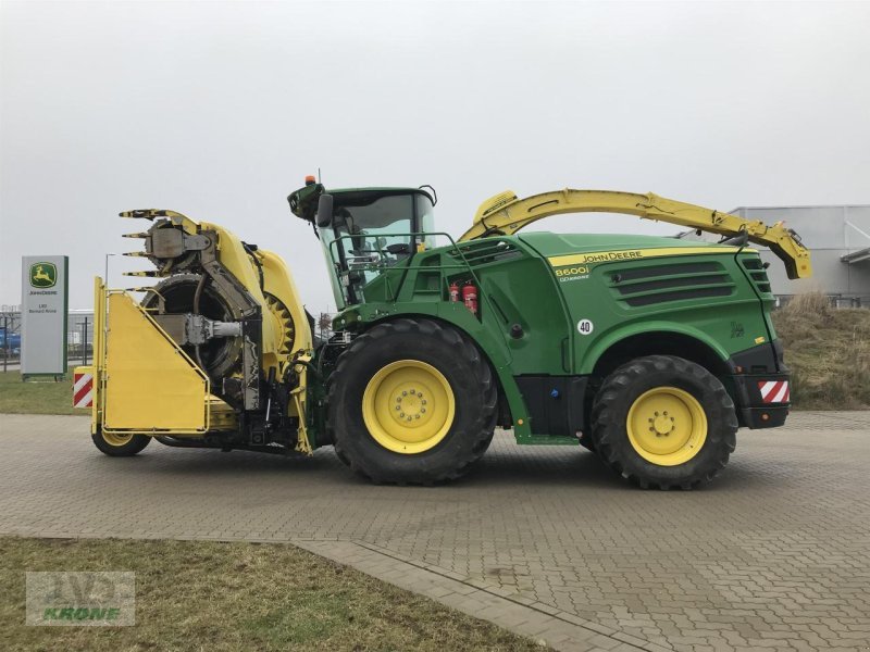 Feldhäcksler des Typs John Deere 8600, Gebrauchtmaschine in Spelle (Bild 1)