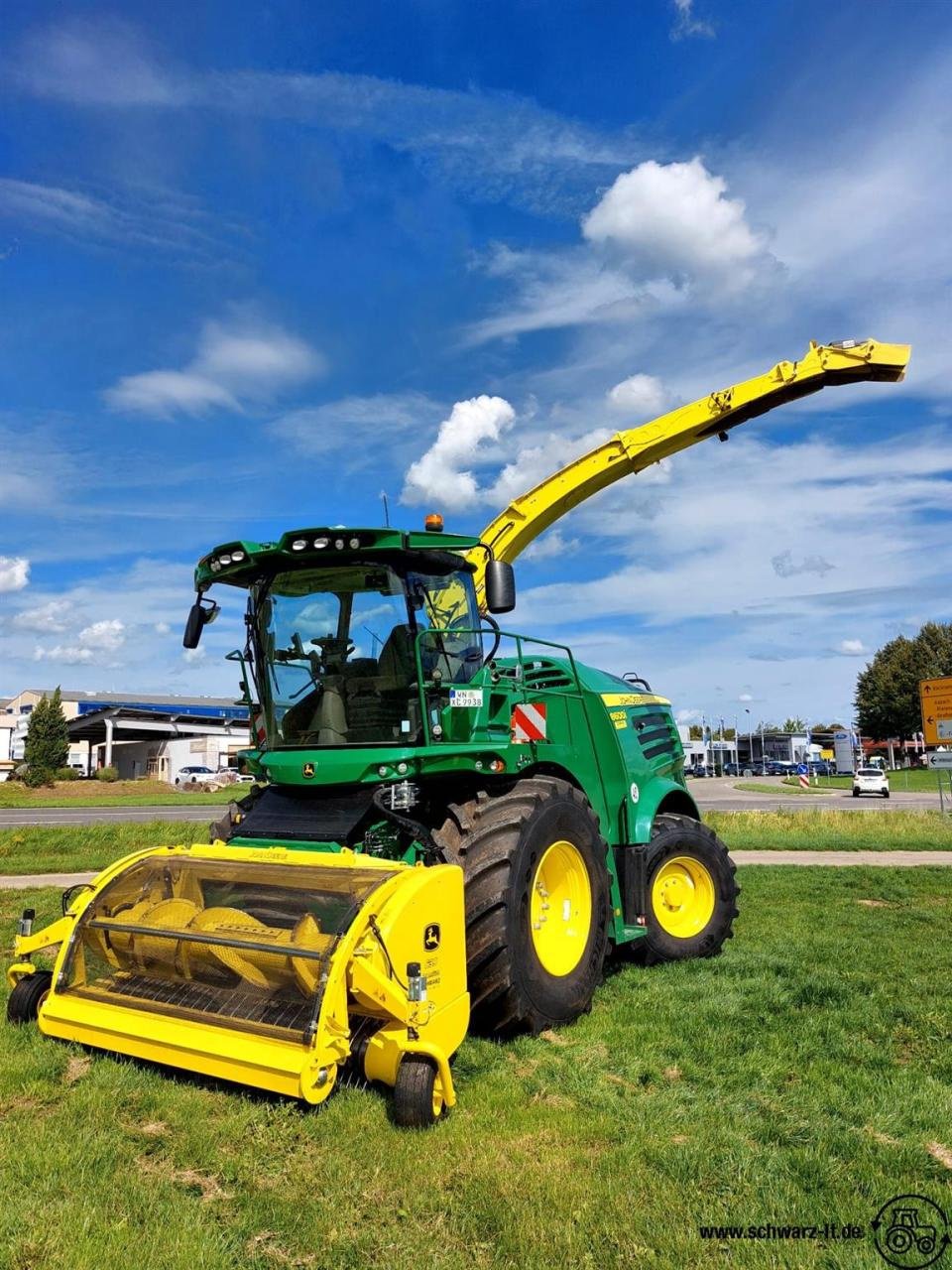 Feldhäcksler des Typs John Deere 8600i, Neumaschine in Aspach (Bild 1)