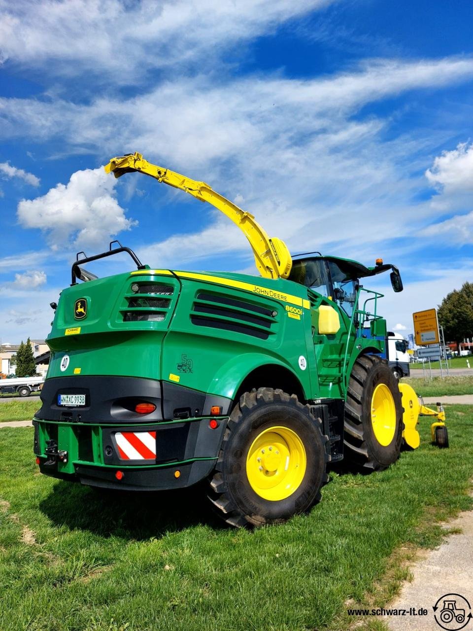 Feldhäcksler des Typs John Deere 8600i, Neumaschine in Aspach (Bild 8)