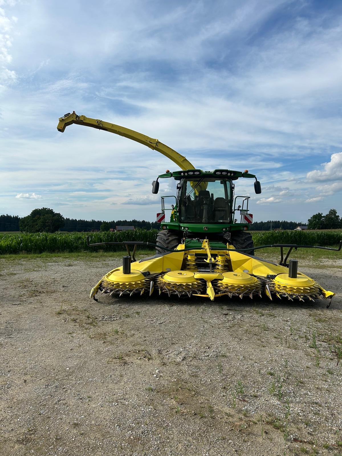 Feldhäcksler типа John Deere 8600i, Gebrauchtmaschine в Tittmoning (Фотография 1)