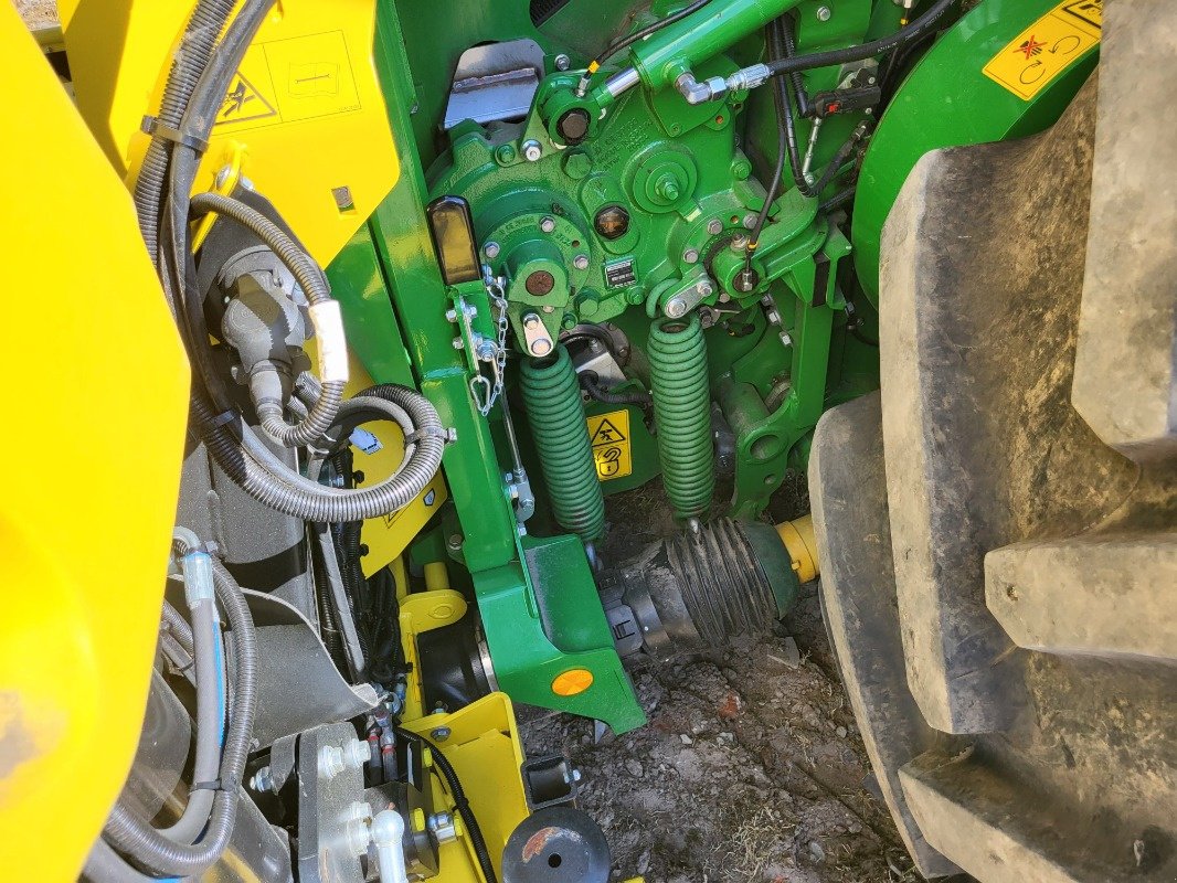 Feldhäcksler des Typs John Deere 9500, Neumaschine in Mrągowo (Bild 10)