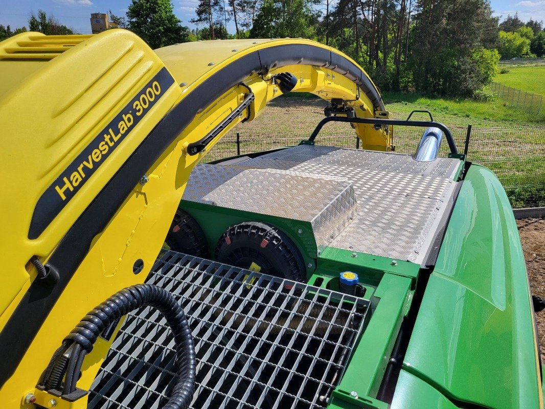 Feldhäcksler des Typs John Deere 9500, Neumaschine in Mrągowo (Bild 16)