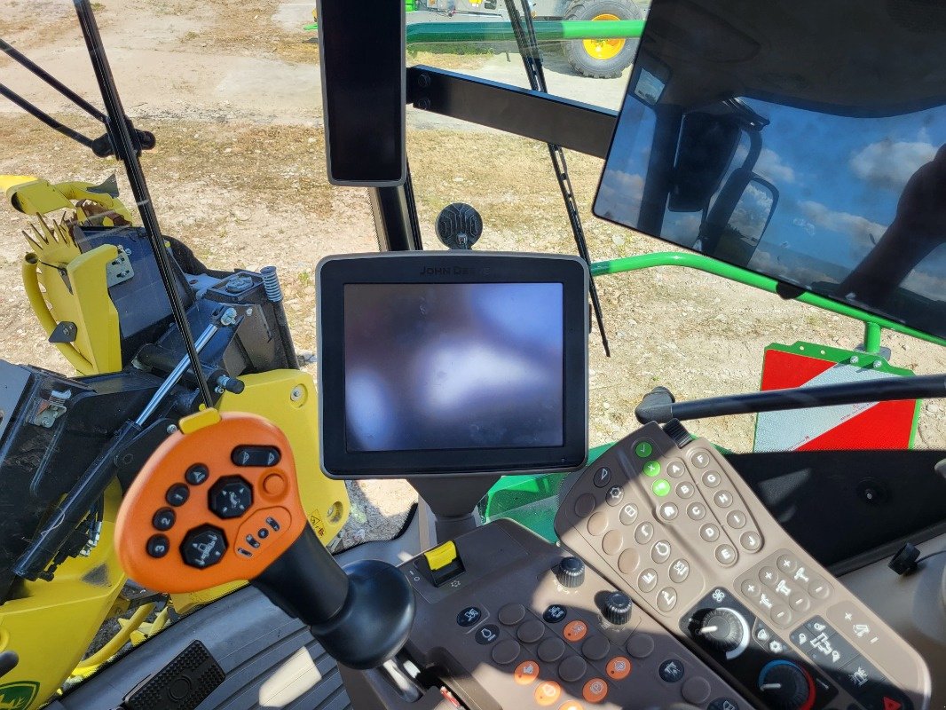 Feldhäcksler des Typs John Deere 9500, Neumaschine in Mrągowo (Bild 20)