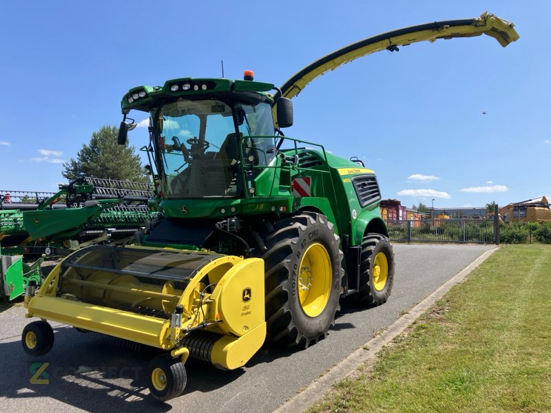 Feldhäcksler типа John Deere 9600i mit Kemper 375pro & 639 PickUp, Gebrauchtmaschine в Jahnatal