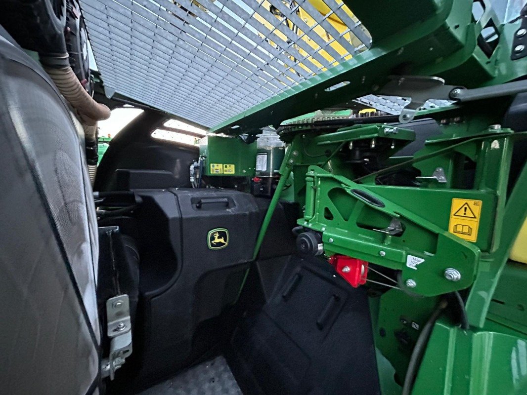 Feldhäcksler van het type John Deere 9700 mit Kemper 475 Plus, Gebrauchtmaschine in Sittensen (Foto 19)