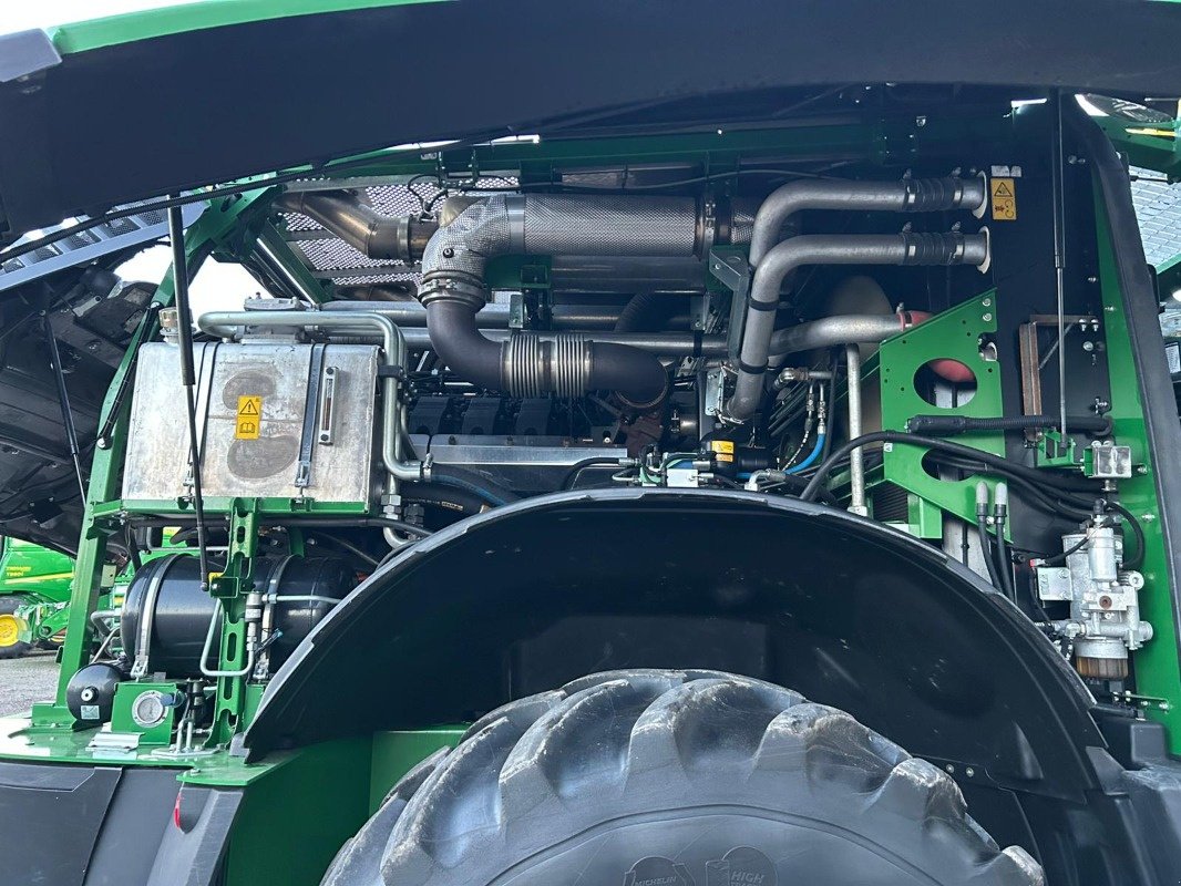 Feldhäcksler van het type John Deere 9700 mit Kemper 475 Plus, Gebrauchtmaschine in Sittensen (Foto 18)