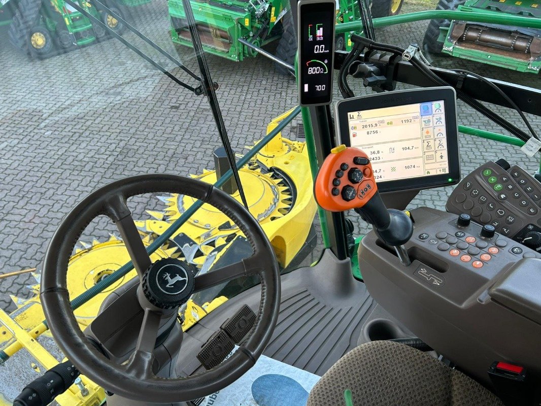 Feldhäcksler van het type John Deere 9700 mit Kemper 475 Plus, Gebrauchtmaschine in Sittensen (Foto 24)