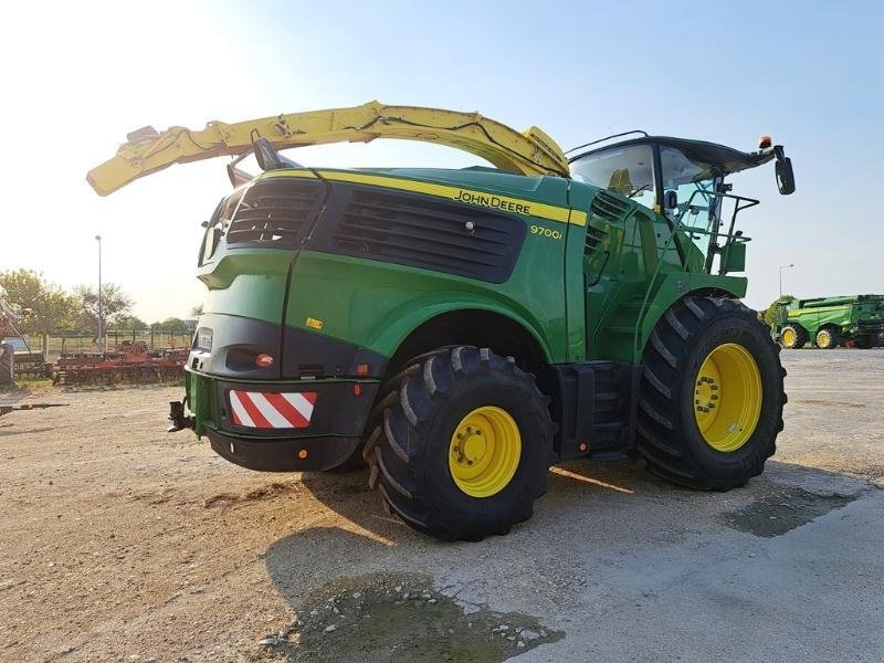 Feldhäcksler des Typs John Deere 9700, Gebrauchtmaschine in SAINT-GERMAIN DU PUY (Bild 4)