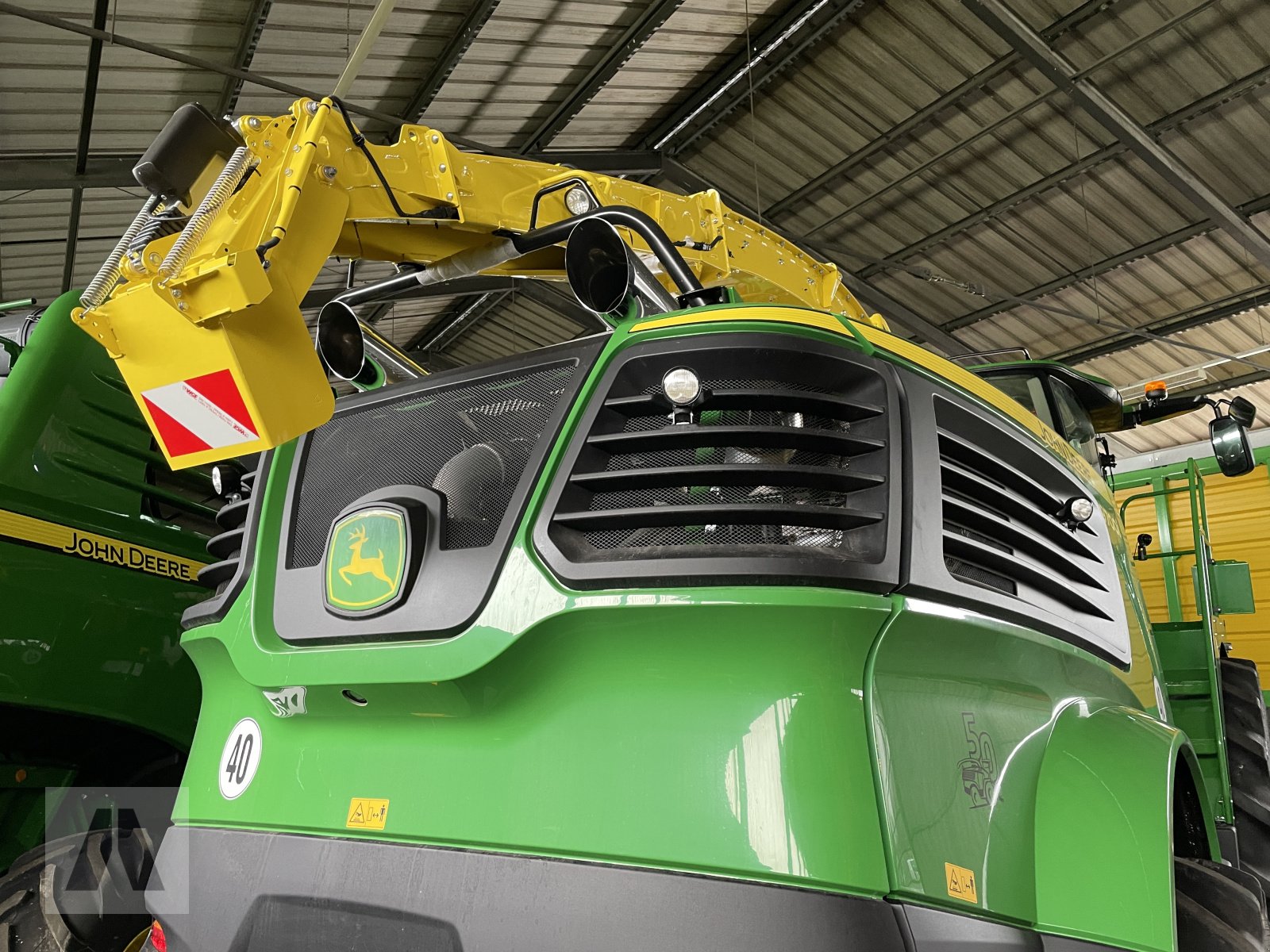 Feldhäcksler des Typs John Deere 9700i  ProDrive 40km/h, Neumaschine in Eggenfelden (Bild 5)