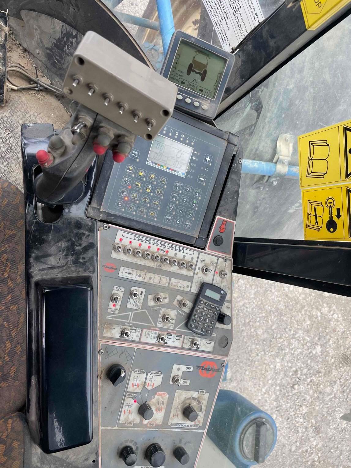 Feldhäcksler des Typs Matrot MAESTRIA 21, Gebrauchtmaschine in ORLEIX (Bild 9)