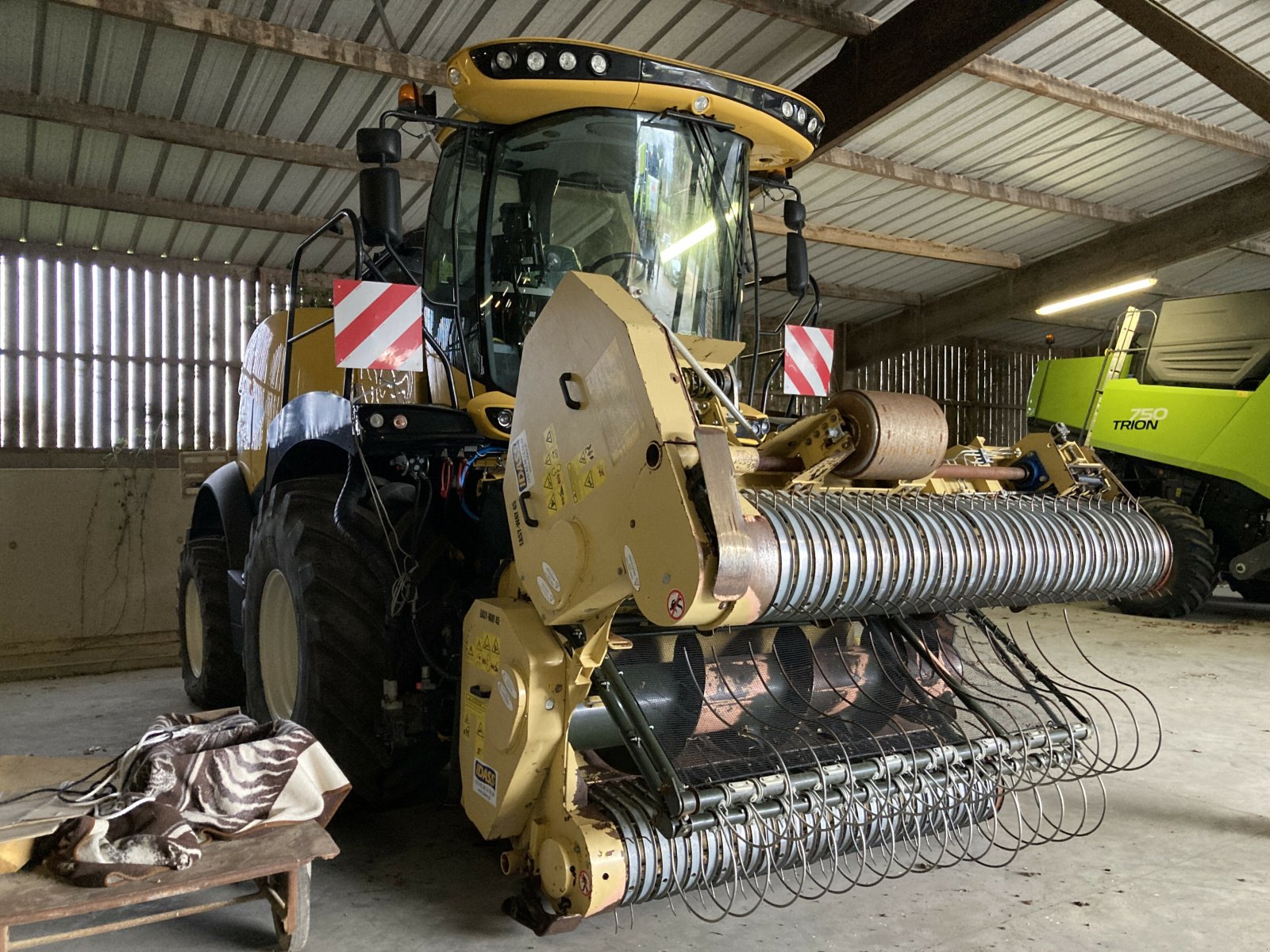 Feldhäcksler vrste New Holland FR 480 FORAGE CRUISER, Gebrauchtmaschine v ST CLEMENT DE LA PLACE (Slika 11)