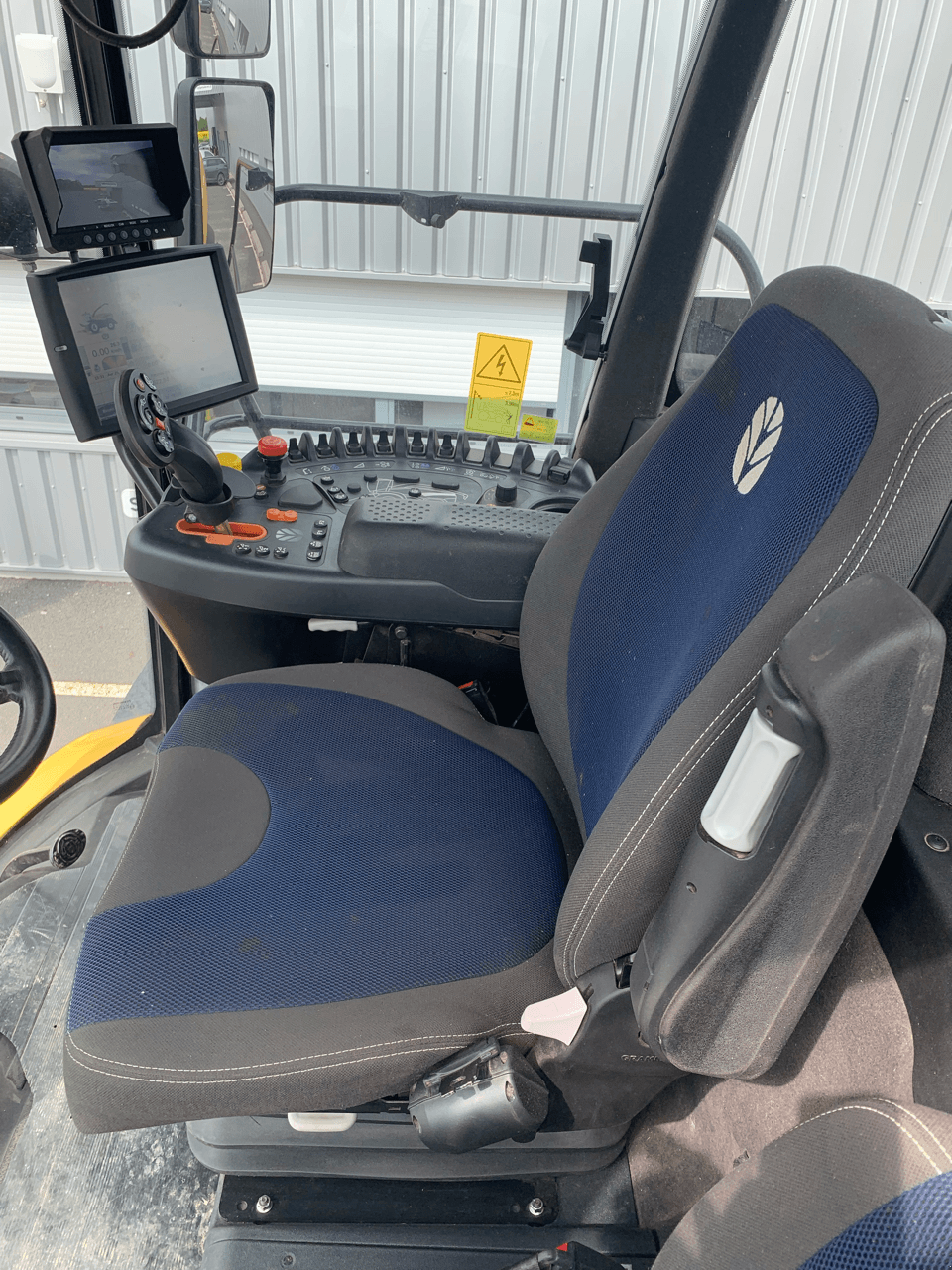 Feldhäcksler des Typs New Holland FR 480, Gebrauchtmaschine in TREMEUR (Bild 5)