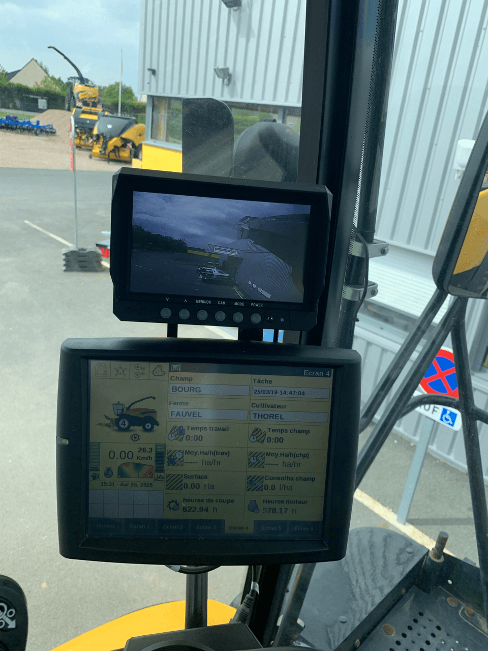 Feldhäcksler des Typs New Holland FR 480, Gebrauchtmaschine in TREMEUR (Bild 2)