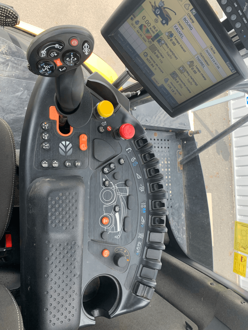 Feldhäcksler des Typs New Holland FR 480, Gebrauchtmaschine in TREMEUR (Bild 9)