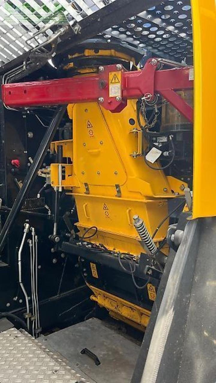 Feldhäcksler des Typs New Holland fr 550 häcksler inkl. kemper pickup mais gebiss, Gebrauchtmaschine in ANRODE / OT LENGEFELD (Bild 15)