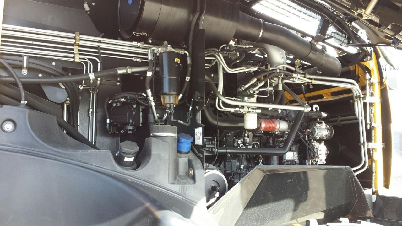 Feldhäcksler des Typs New Holland FR 550 ST5, Neumaschine in Ampfing (Bild 5)