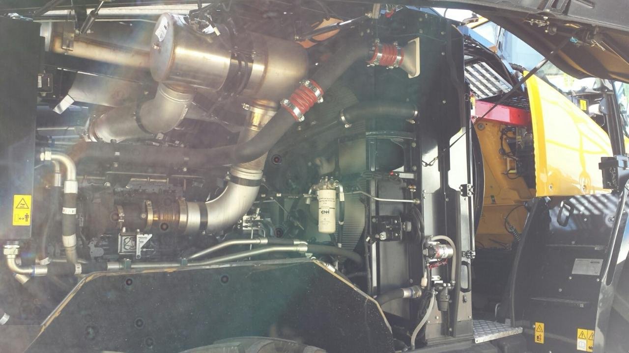 Feldhäcksler des Typs New Holland FR 550 ST5, Neumaschine in Ampfing (Bild 6)