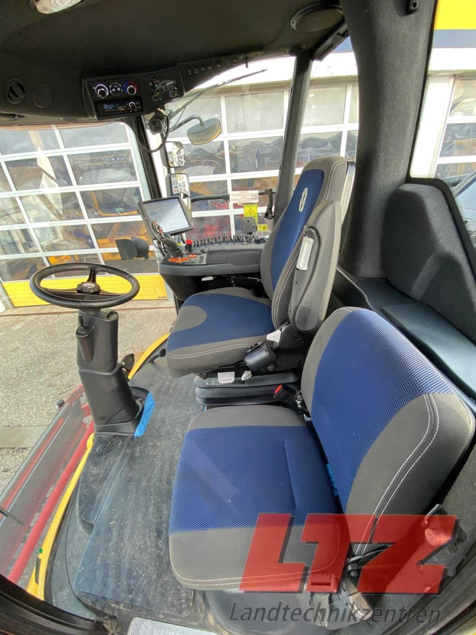 Feldhäcksler des Typs New Holland FR 550 ST5, Neumaschine in Ampfing (Bild 5)