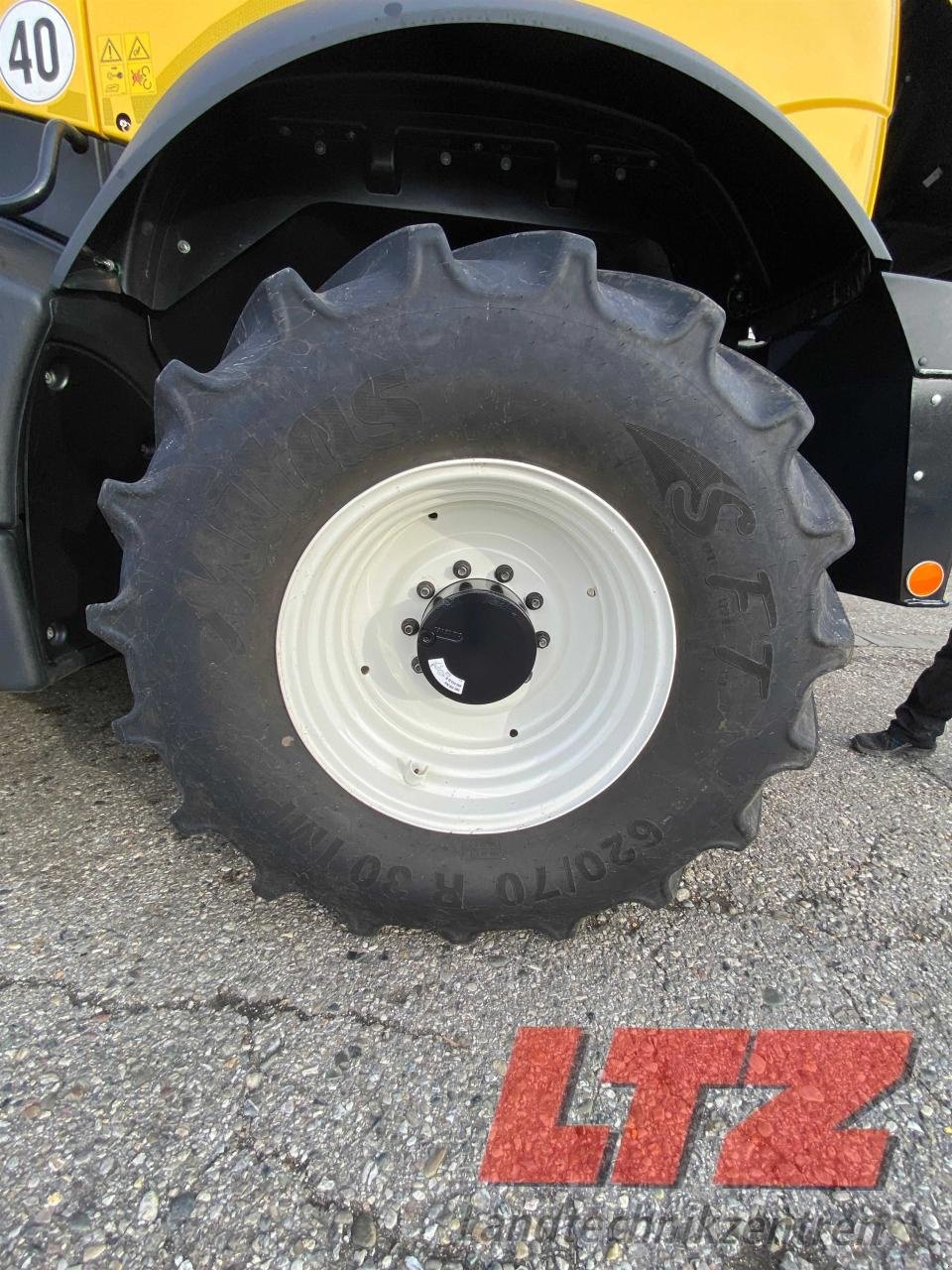 Feldhäcksler des Typs New Holland FR 550 ST5, Neumaschine in Ampfing (Bild 8)