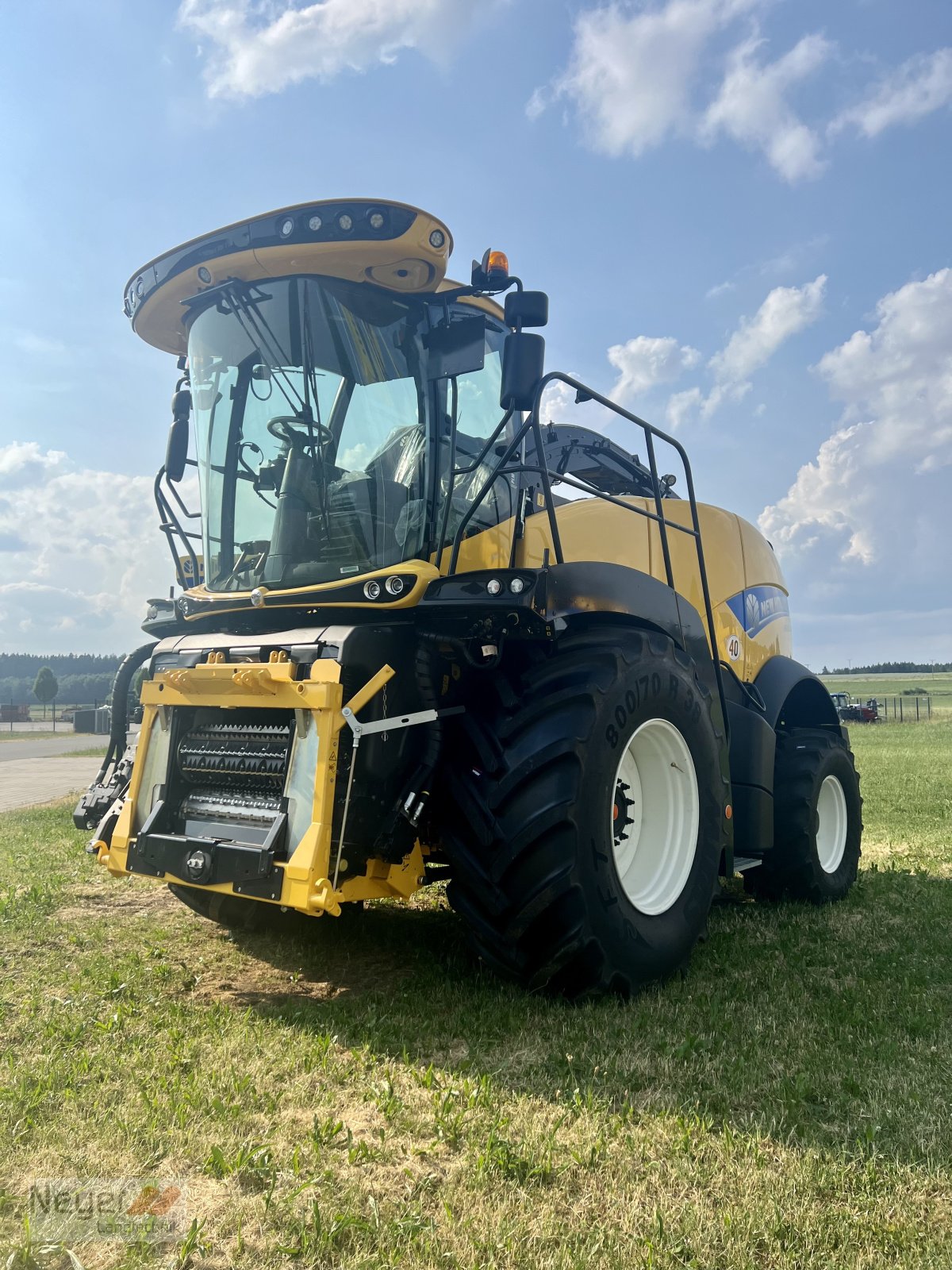 Feldhäcksler typu New Holland FR 550, Neumaschine w Bad Waldsee Mennisweiler (Zdjęcie 1)