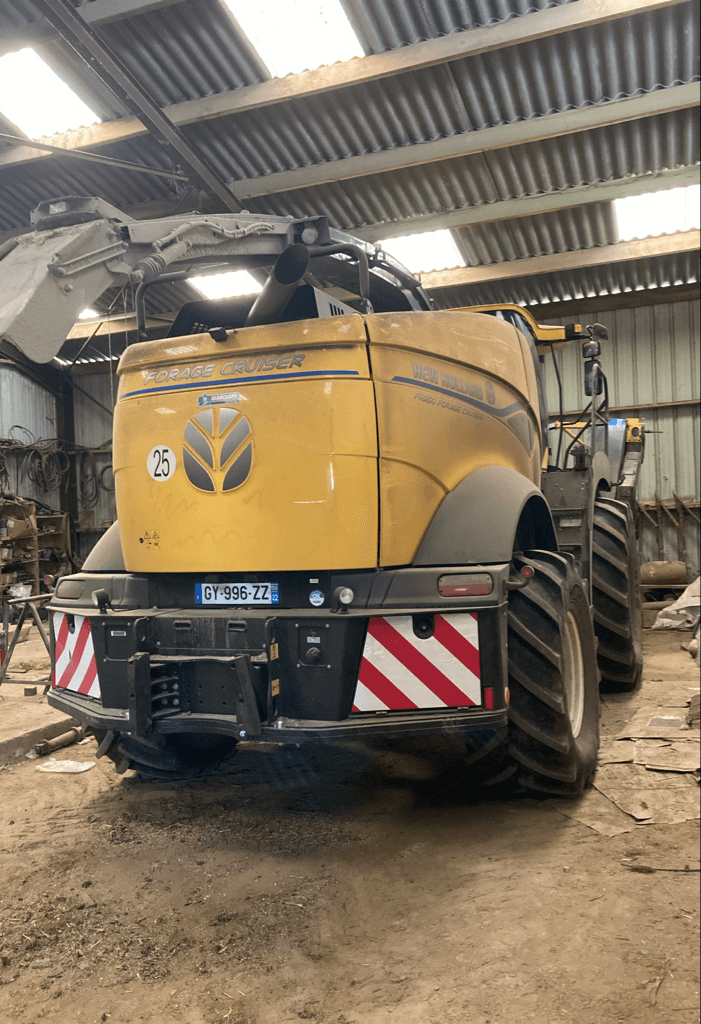 Feldhäcksler des Typs New Holland FR 550, Gebrauchtmaschine in TREMEUR (Bild 2)
