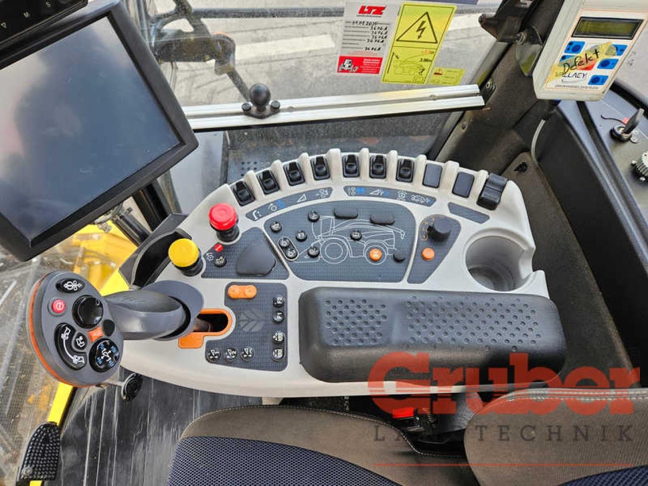 Feldhäcksler des Typs New Holland FR 650, Gebrauchtmaschine in Ampfing (Bild 15)