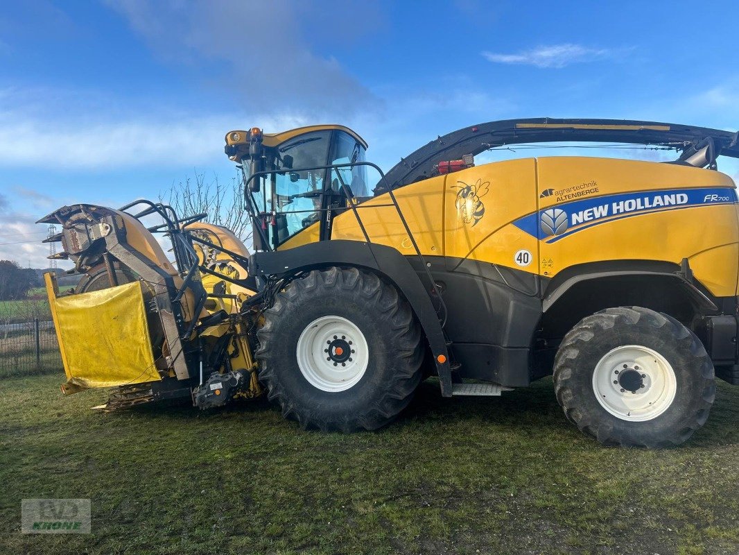Feldhäcksler des Typs New Holland FR 700, Gebrauchtmaschine in Barsinghausen OT Groß Munzel (Bild 1)