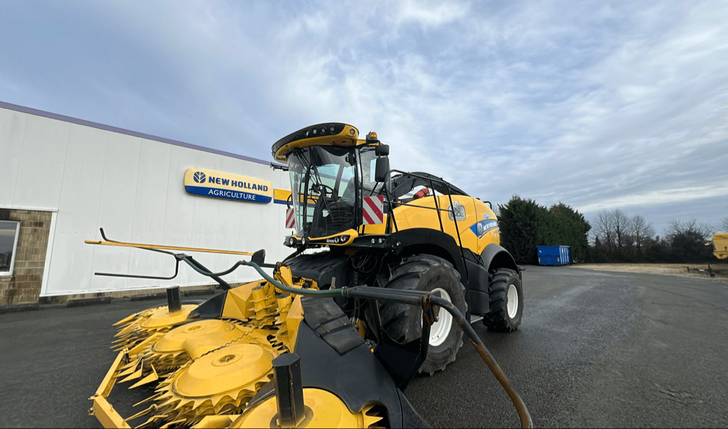 Feldhäcksler of the type New Holland FR 780, Gebrauchtmaschine in CONDE SUR VIRE (Picture 1)