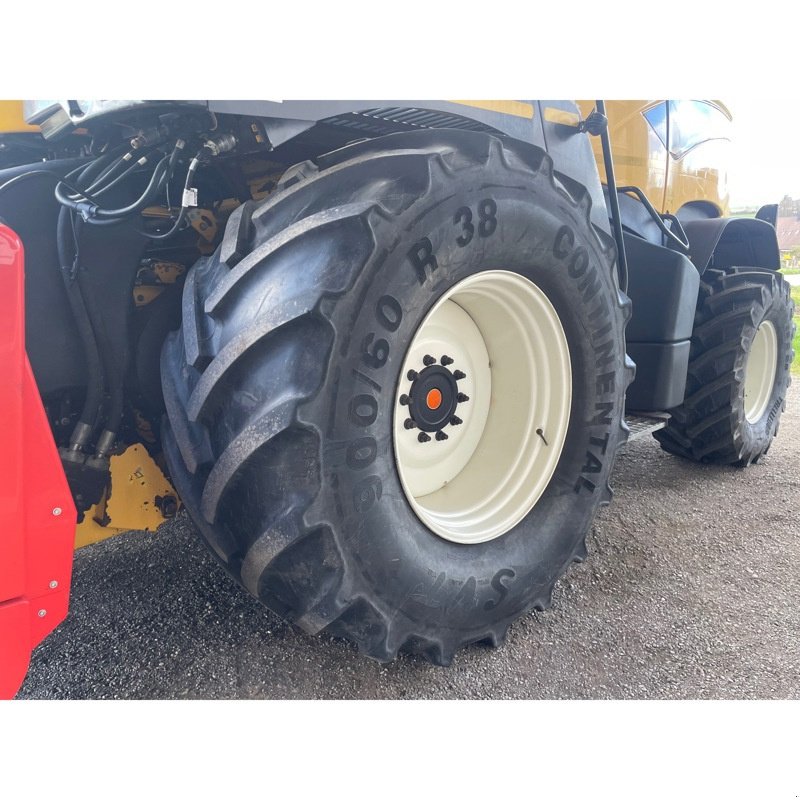 Feldhäcksler des Typs New Holland FR700, Gebrauchtmaschine in Regensdorf (Bild 5)