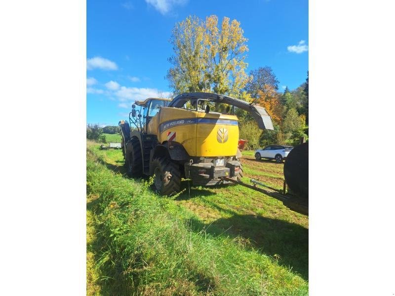 Feldhäcksler типа New Holland FR850, Gebrauchtmaschine в CHAUMONT (Фотография 2)