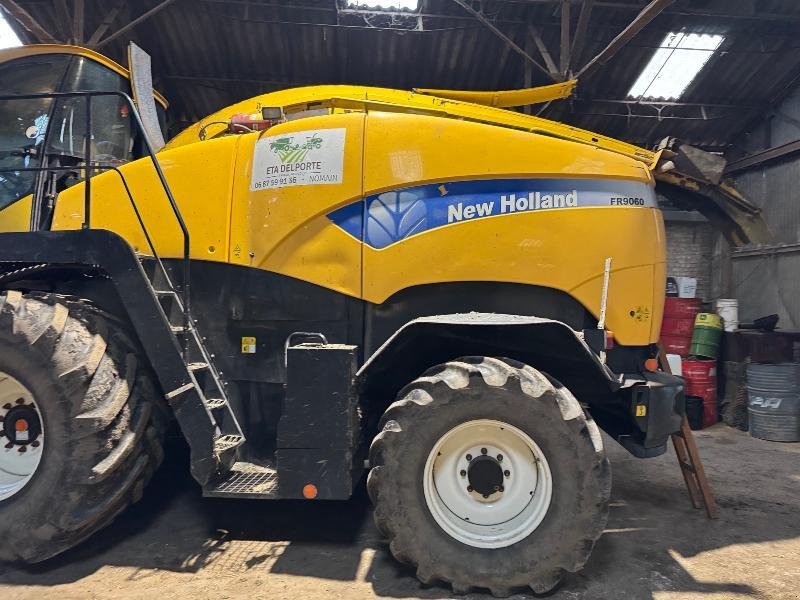 Feldhäcksler van het type New Holland FR9060, Gebrauchtmaschine in Wargnies Le Grand (Foto 2)
