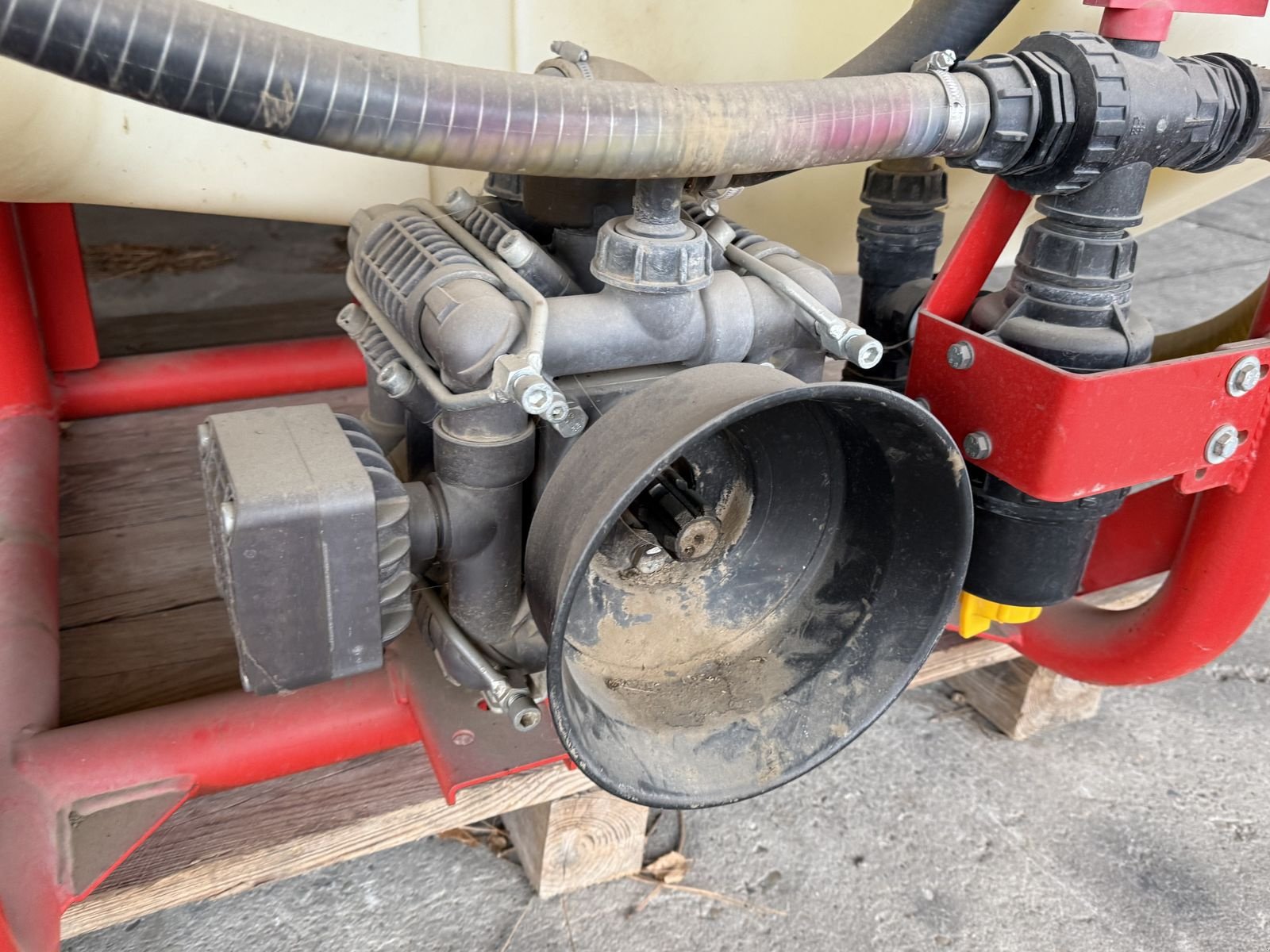 Feldspritze des Typs Agromehanika Feldspritze AGS 800 mit 15 Meter Balken, Gebrauchtmaschine in Hohenruppersdorf (Bild 7)