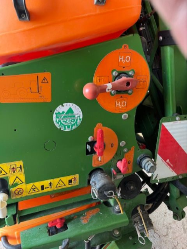 Feldspritze типа Amazone UF 1201 TWIN, Gebrauchtmaschine в CHAMPLECY (Фотография 2)