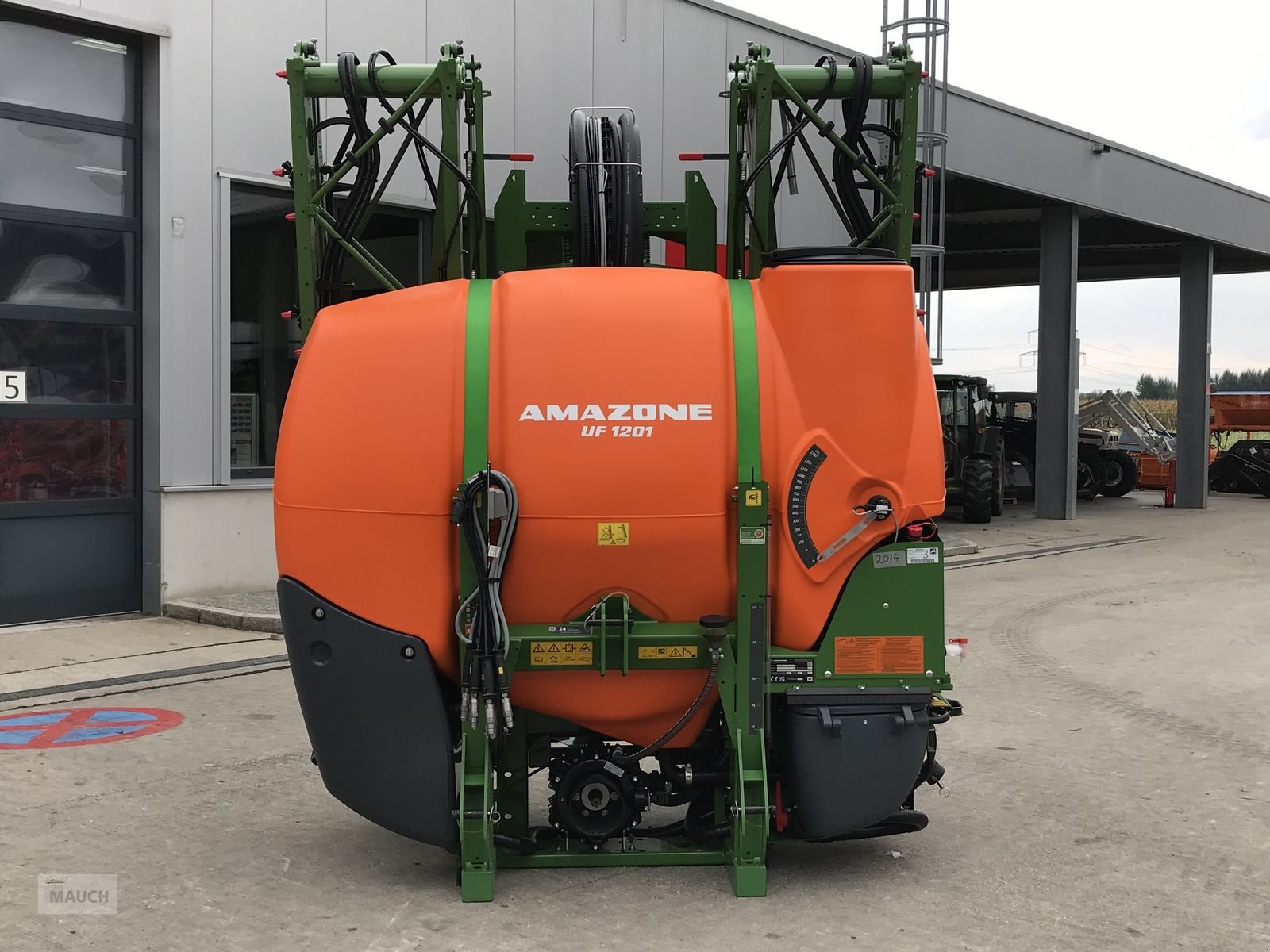 Feldspritze of the type Amazone UF 1201, Neumaschine in Burgkirchen (Picture 9)