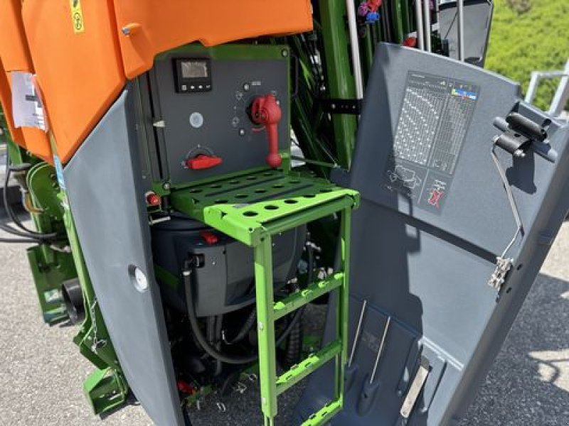 Feldspritze des Typs Amazone UF 1302 Feldspritze (ISOBUS), Neumaschine in St. Marienkirchen (Bild 11)