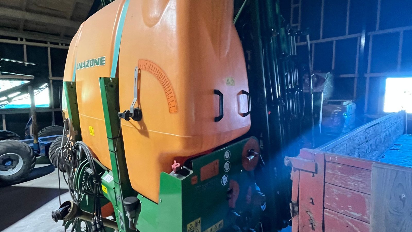 Feldspritze za tip Amazone UF 1801 Liftophængt, Gebrauchtmaschine u Maribo (Slika 2)