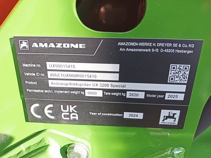 Feldspritze of the type Amazone UX 3200 Special Feldspritze gezogen, Neumaschine in St. Marienkirchen (Picture 10)