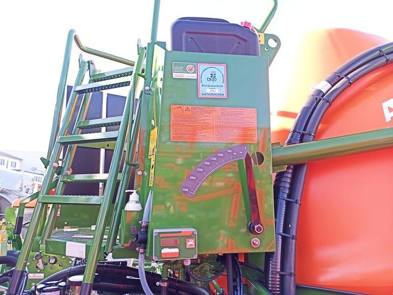 Feldspritze of the type Amazone UX 3200 Special Feldspritze gezogen, Neumaschine in St. Marienkirchen (Picture 5)